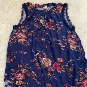 Eyeshadow size L tank top